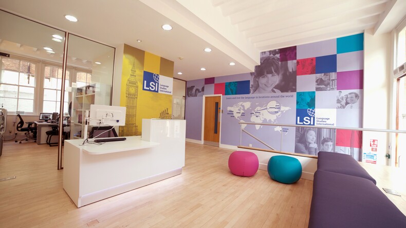 LSI - Language Studies International - Central - Zone de réception