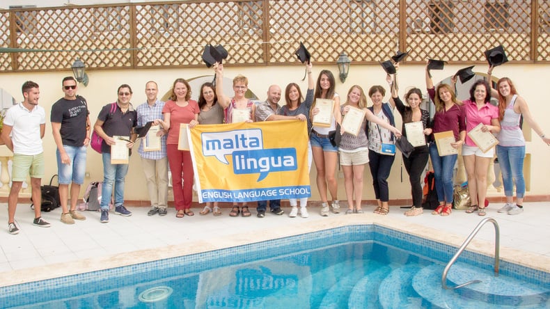 Maltalingua School of English - U bazénu