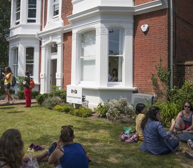 Centre of English Studies (CES), ワーシング