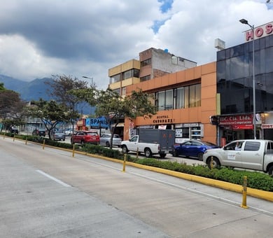 Cristobal Colon Spanish School, キト