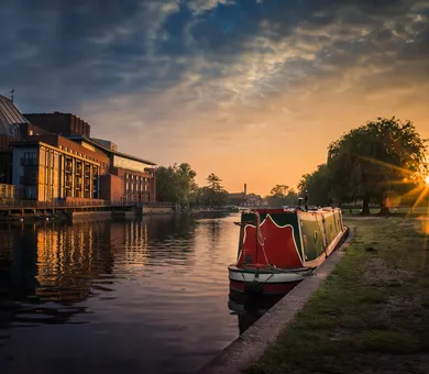 Influent, Stratford-upon-Avon Influent, Stratford-upon-Avon