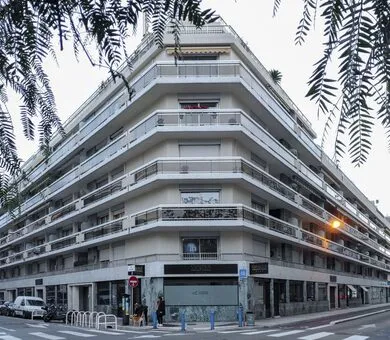 International House, Nice