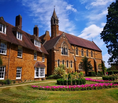 International Student Club (ISC), 布洛克斯汉姆(Bloxham)