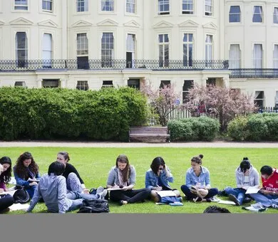 Oxford International Education, Brighton