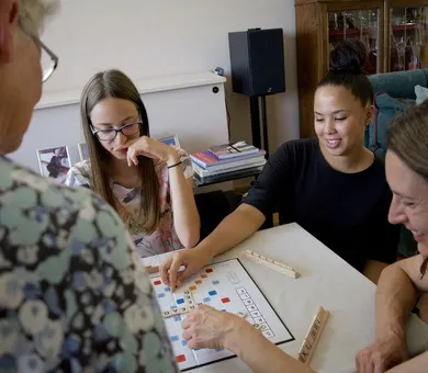 Study & Live in your Teacher's Home, 雷恩