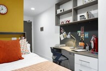 Foundry Courtyard Internat, Glasgow School of English, Glasgow