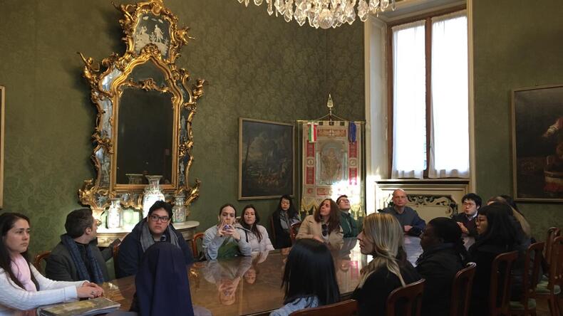 استكشاف ميلان