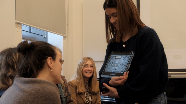 在课堂上努力学习