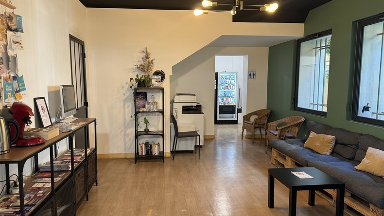 مدخل القاعة