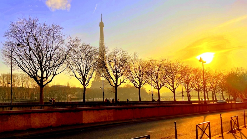 ACCORD language school near the Eiffel Tower