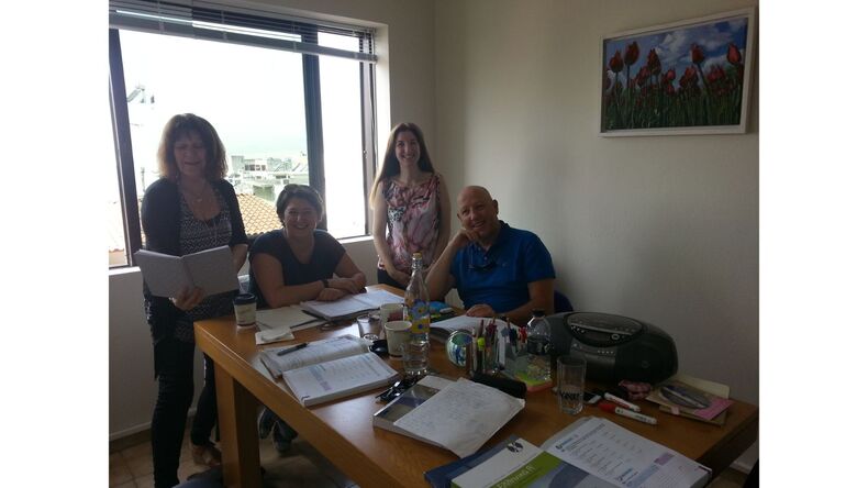 Keményen dolgozik az Alexandria Intézetben