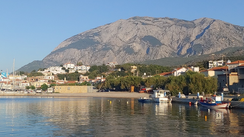 奥尔莫斯马拉托坎普（Ormos Marathokampou）