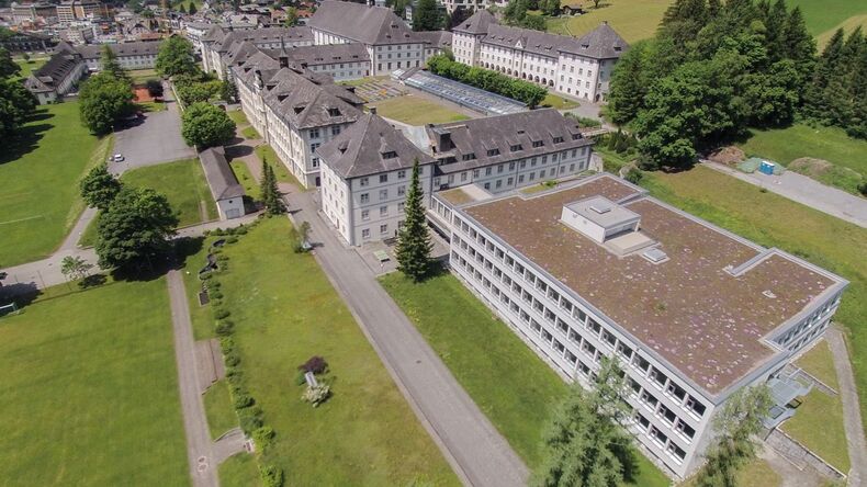 School building 