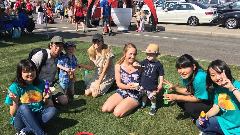 متطوع في مهرجان الشمس