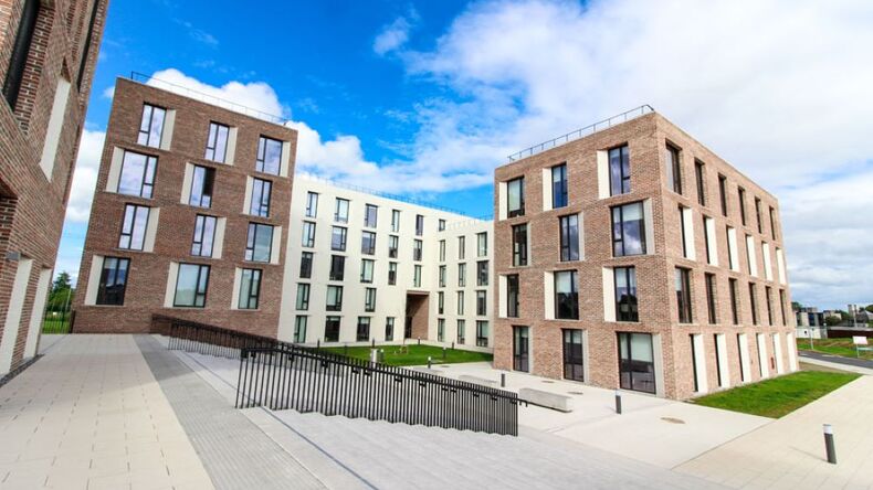 Junior residence building