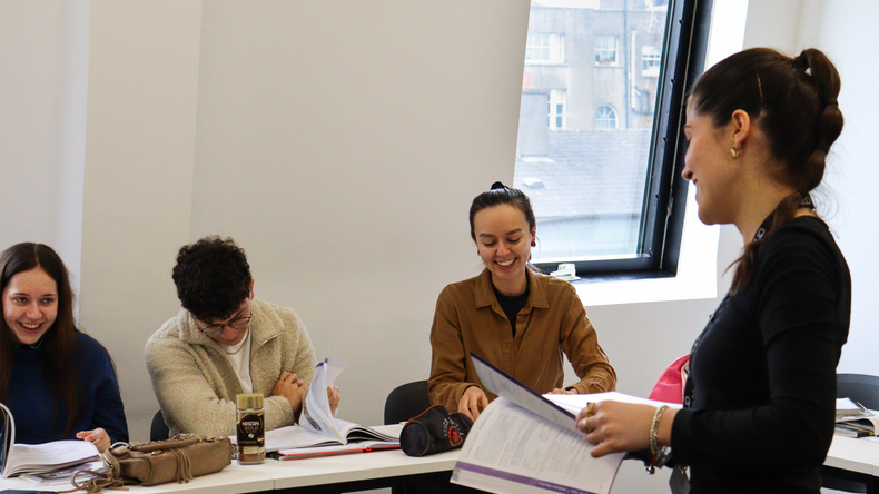Apollo English class 