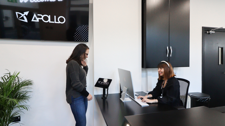 Apollo Front Desk 