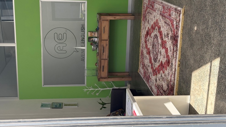 Avenue English recepció