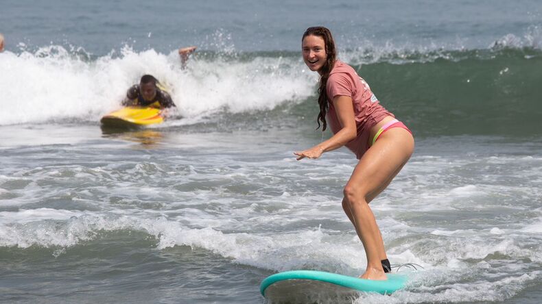 متعة التقاط الموجة