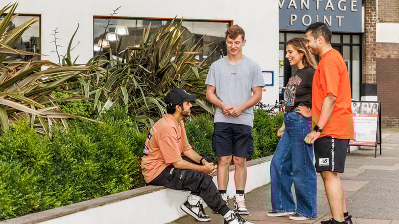 Вход в BSC Education, Брайтон