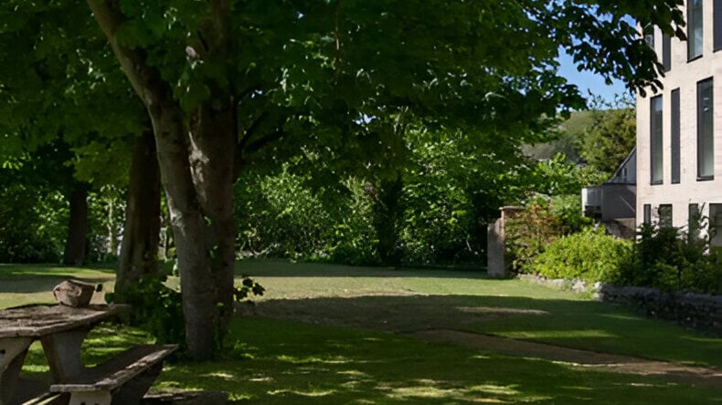 أراضي المدرسة