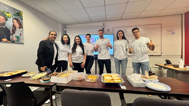 Glada CLA-studenter!