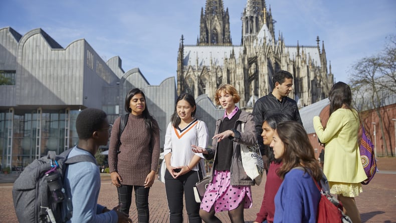Students sightseeing 