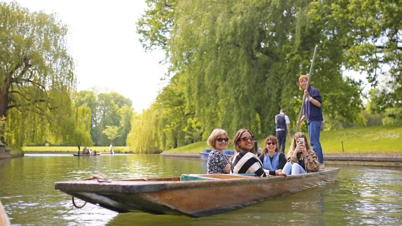 Vitorlázás a folyón