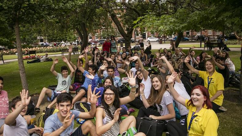 利兹公园的午餐时间