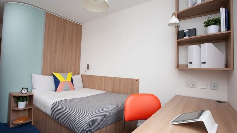   مقر الإقامة