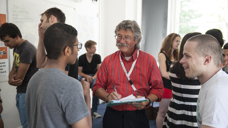 دردشة الطلاب