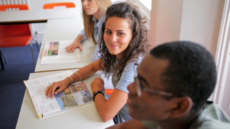 درس Centre of English Studies