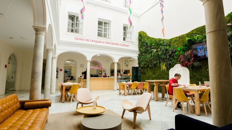 Внутренний двор CLIC International House
