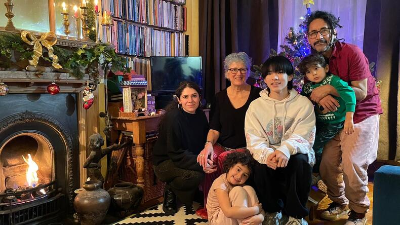 圣诞节期间的学生和老师