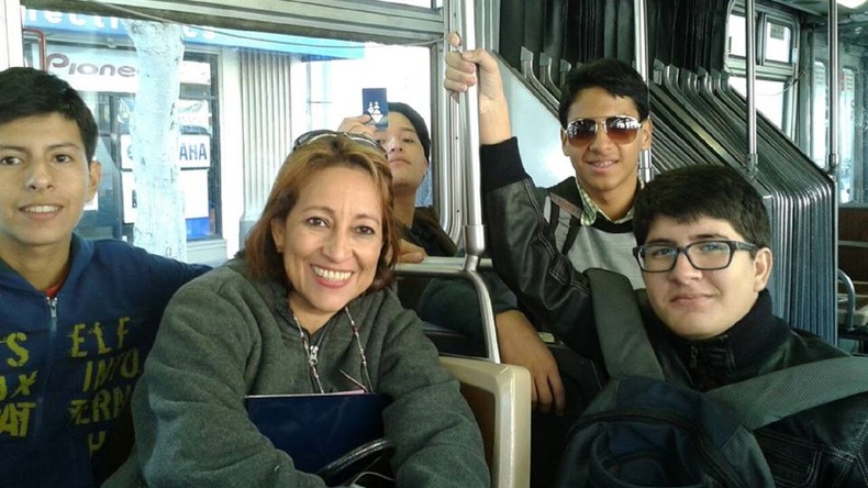 Tar offentlig transport etter timen