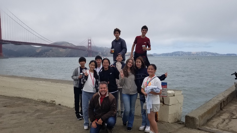 Studenter som utforsker