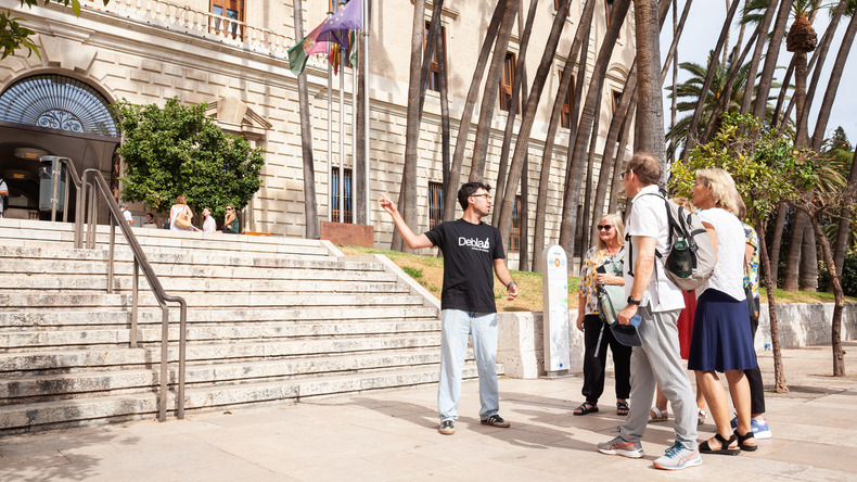 Alunos 50+ explorando