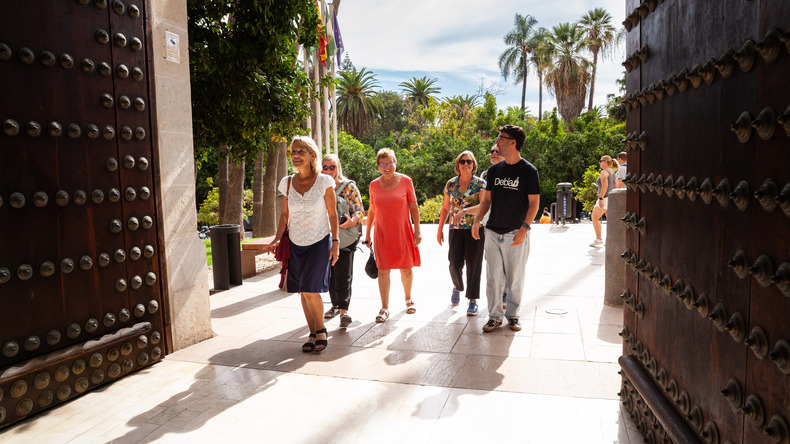 Alunos 50+ explorando