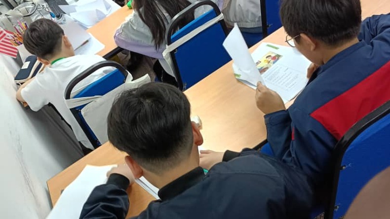 Engelsk aktivitet - Leksjoner i kursboken