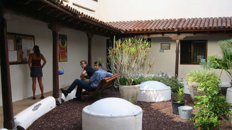 Zona exterior de relax de Don Quijote