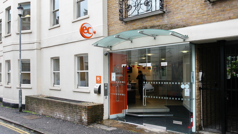 EC English布莱顿校区学校建筑