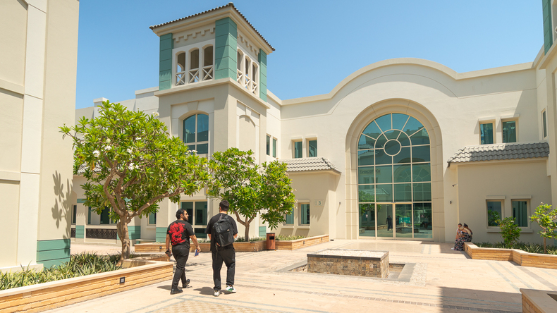 EC 迪拜英语学校建筑