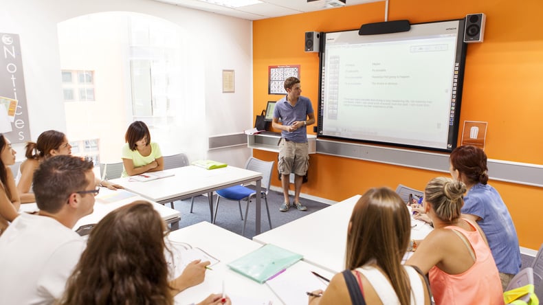 Lição em andamento na EC English em Malta