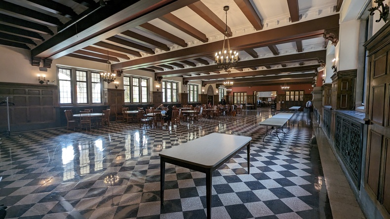 Столовая Dominican University 