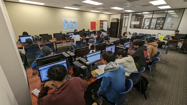 ELS学校的语言技术中心