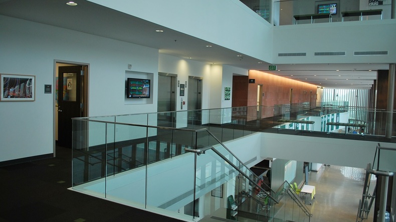 ELS 로스 앤젤레스 내부 