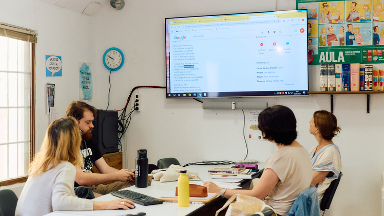 Aulas híbridas de espanhol