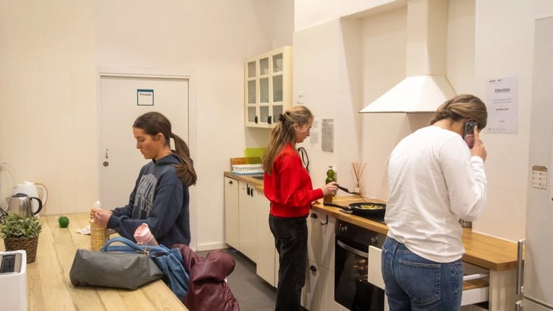 المطبخ (Apartamentos Resiolé La Nave)