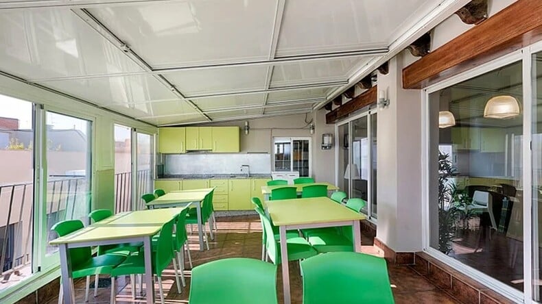 غرفة المعيشة (سكن الطلاب Resiolé Mercado)