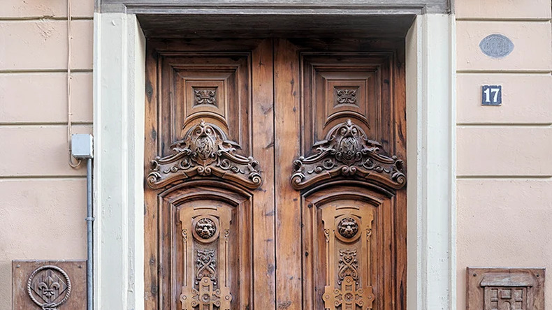 المدخل (سكن الطلاب Resiolé Mercado)